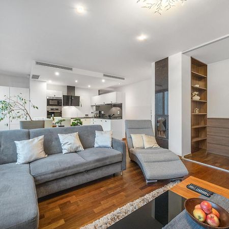 Revon Business Apartment 48 Dunajska Bratislava Bagian luar foto